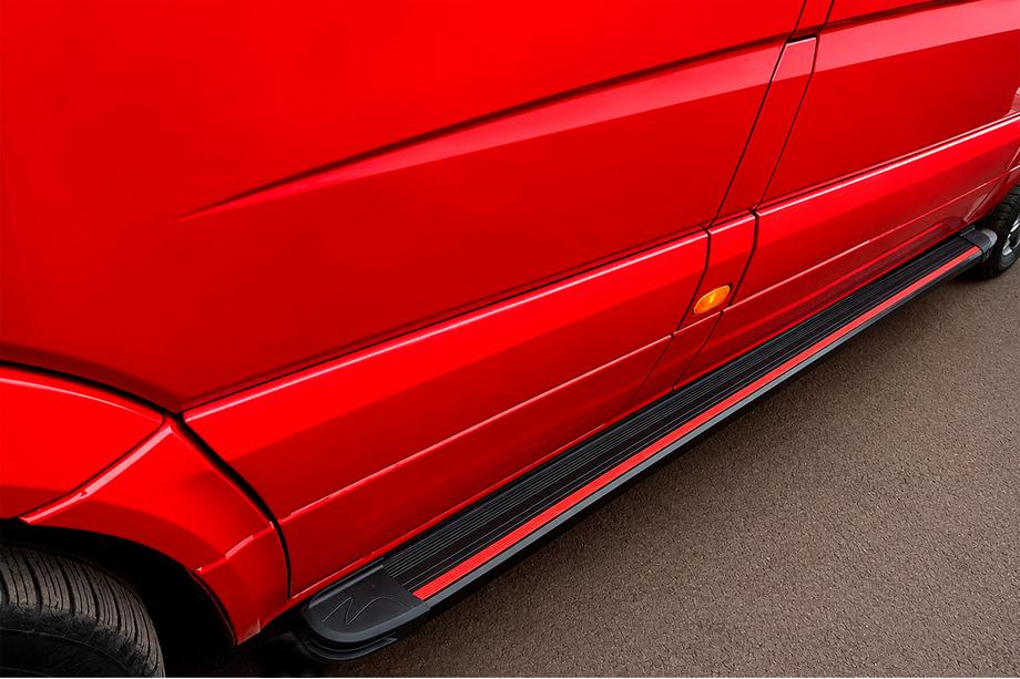 Mercedes Sprinter W906 2006–2018 Side steps Maya Red (2 stuks, aluminium) Foto 3