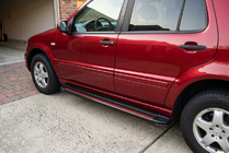 Mercedes ML W163 1997–2005 Side steps Maya Red (2 stuks, aluminium) foto 1