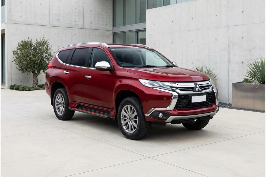 Mitsubishi Pajero Sport 2015– Side steps Maya Red (2 stuks, aluminium) Image