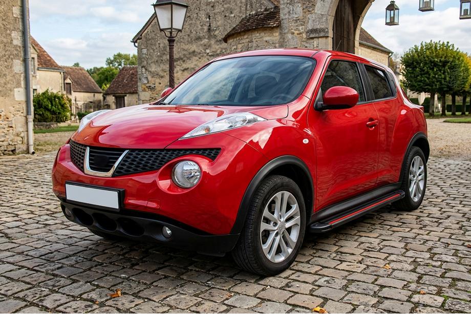 Nissan Juke 2010–2019 Side steps Maya Red (2 stuks, aluminium) Image