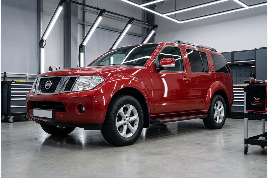 Nissan Pathfinder R51 2005–2014 Side steps Maya Red (2 stuks, aluminium) Foto 1