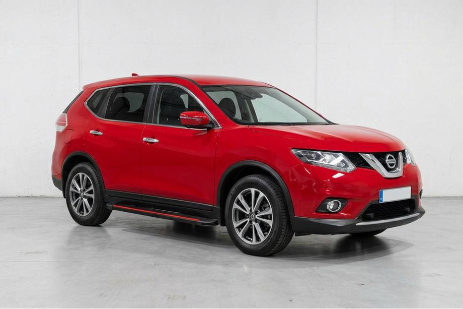 Nissan X-trail T32/Rogue 2014–2021 Side steps Maya Red (2 stuks, aluminium) Foto 1