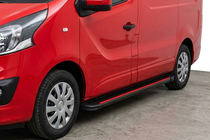 Opel Vivaro 2015–2019 Side steps Maya Red (2 stuks, aluminium) foto 1