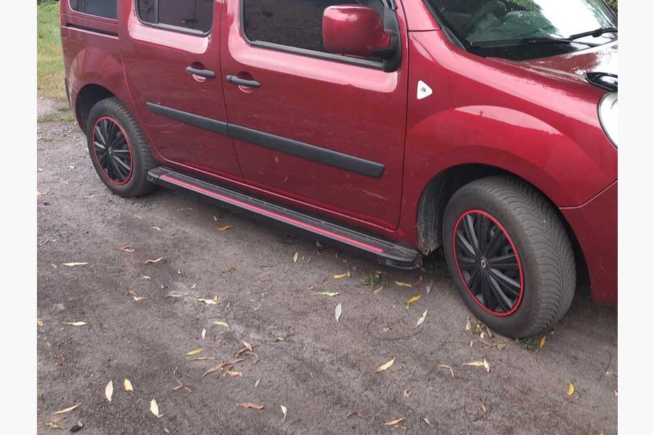 Renault Kangoo 2008–2020 Side steps Maya Red (2 stuks, aluminium) Korte wielbasis Image