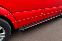 Volkswagen Crafter 2006–2016 Side steps Maya Red (2 stuks, aluminium) foto 2