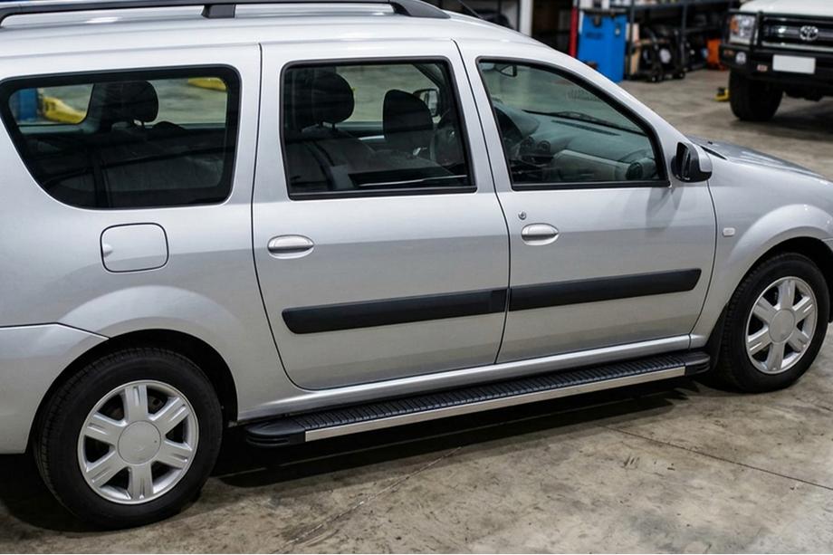 Lada Largus 2012– Side steps Maya V1 (2 stuks, aluminium) Image