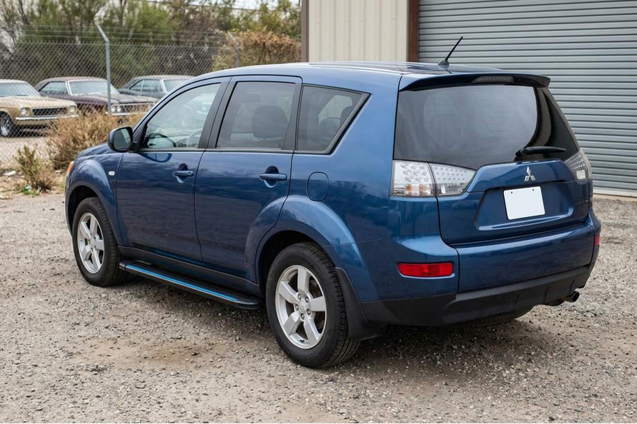 Mitsubishi Outlander 2006–2012 Maya Blue sidesteps (2 stuks, aluminium) Image
