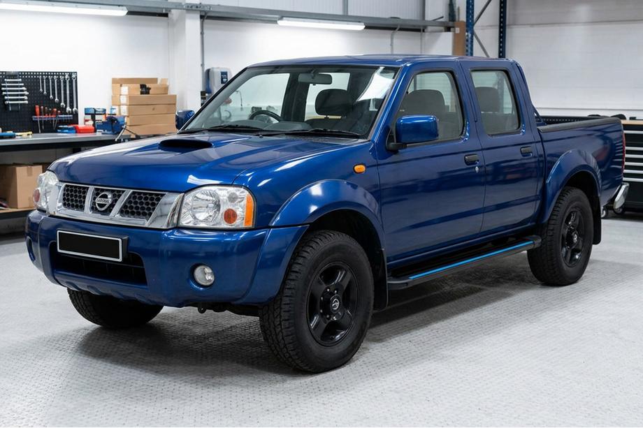 Nissan NP300 1999–2015 Maya Blue sidesteps (2 stuks, aluminium) Image