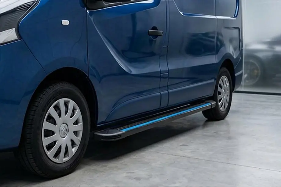 Opel Vivaro 2015–2019 Maya Blue sidesteps (2 stuks, aluminium) Image