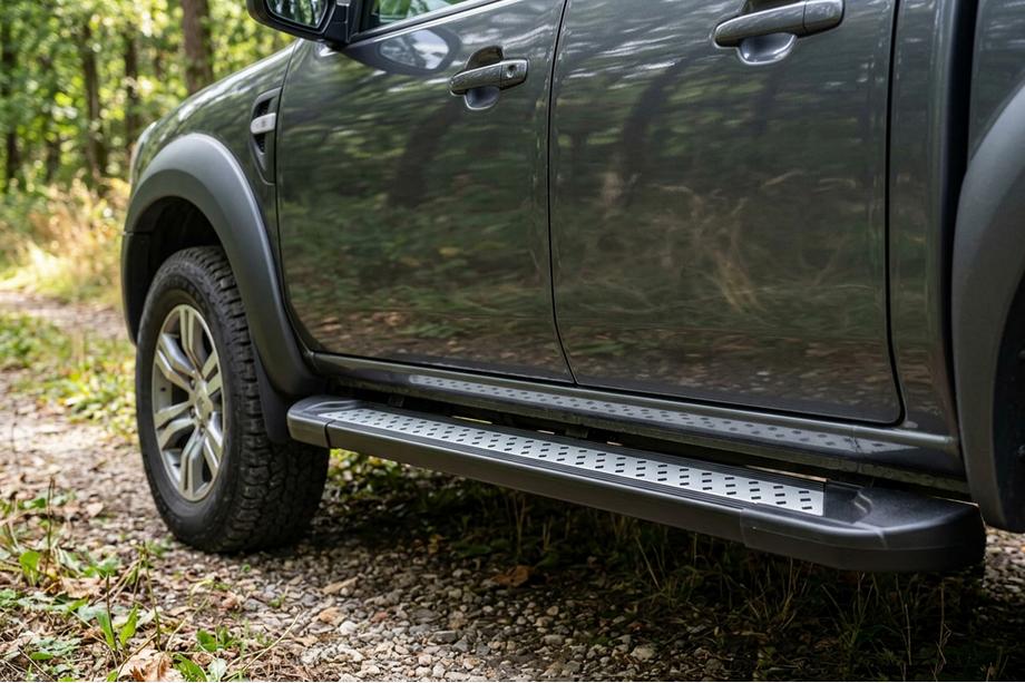 Ford Ranger 2007–2011 Side steps New Vision Black (2 stuks, aluminium) Image