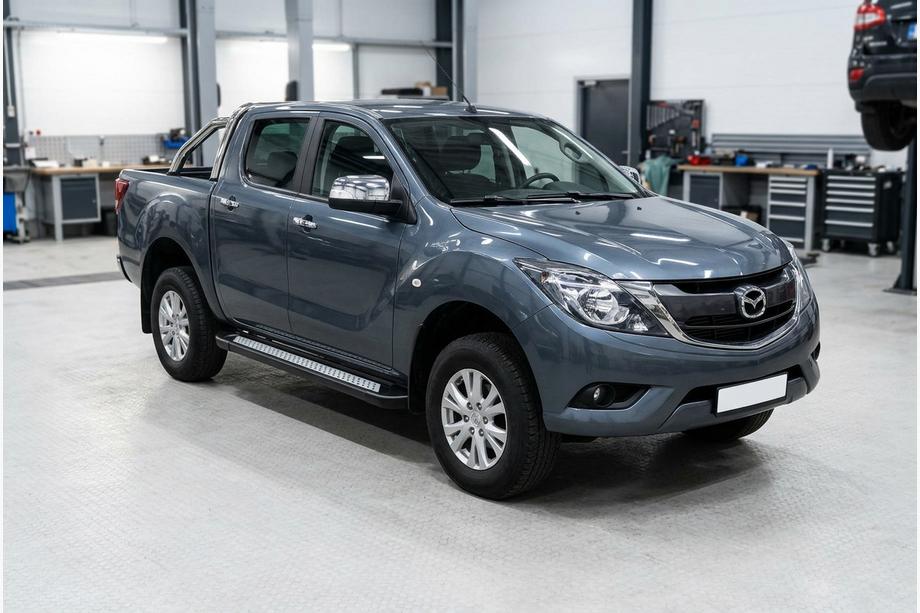 Mazda BT-50 2012– Side steps New Vision Black (2 stuks, aluminium) Image
