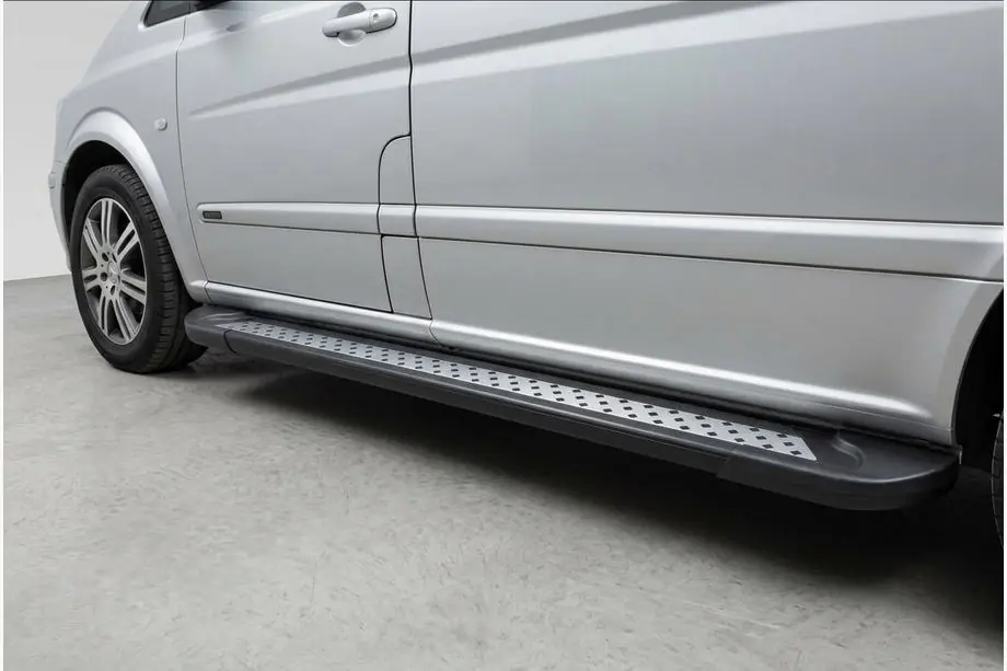 Mercedes Vito W639 2004–2014 Side steps New Vision Black (2 stuks, aluminium) Image
