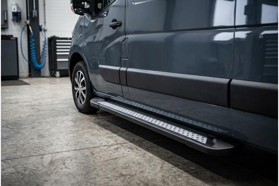 Opel Movano 2010–2021 Side steps New Vision Black (2 stuks, aluminium) Lange wielbasis Image