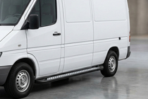 Volkswagen LT 1995–2006 Side steps New Vision Black (2 stuks, aluminium) Middellange wielbasis foto 1