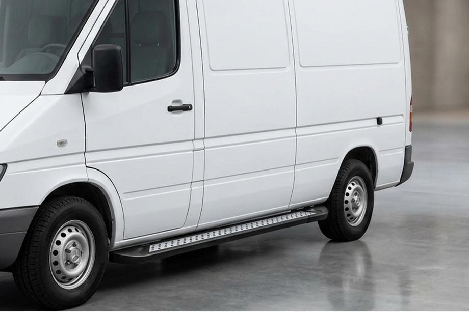 Volkswagen LT 1995–2006 Side steps New Vision Black (2 stuks, aluminium) Middellange wielbasis Image