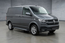 Volkswagen T6 2015–2024 Side steps New Vision Black (2 stuks, aluminium) foto 1