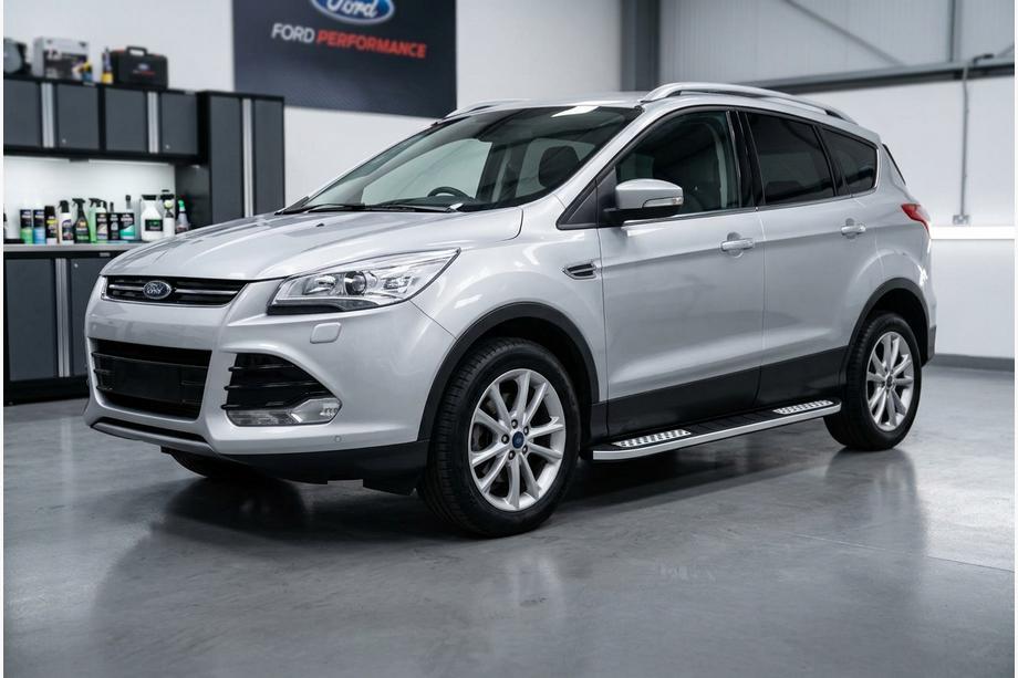 Ford Kuga/Escape 2013–2019 Side steps Tayga V2 (2 stuks, aluminium) Met zwarte deurlijsten Image
