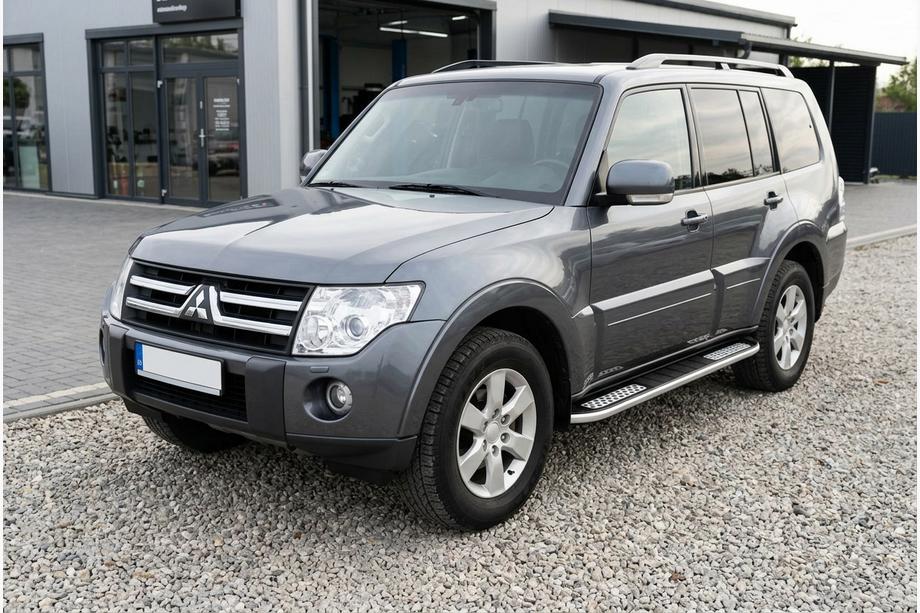 Mitsubishi Pajero Wagon IV 2006–2021 Tayga V2 side steps (2 stuks, aluminium) Image