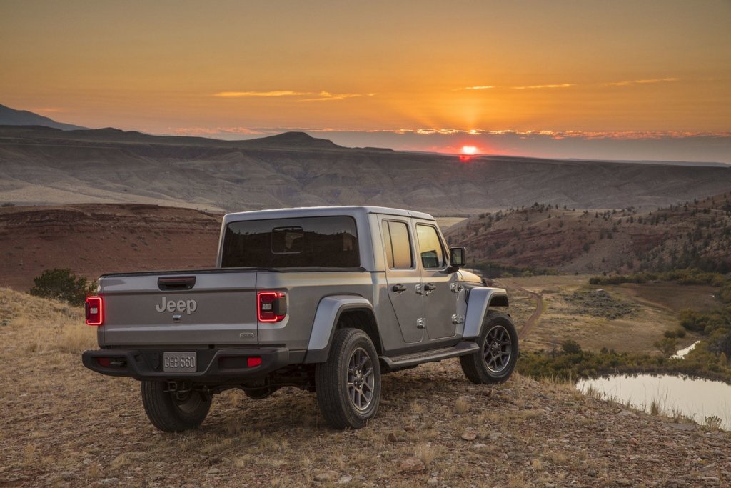 Test van de vierwielaangedreven ladderframe-pick-up Jeep Gladiator