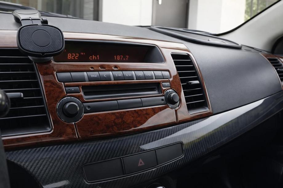 Mitsubishi Lancer X 2008– Dashboard sierlijsten (Meric) Image