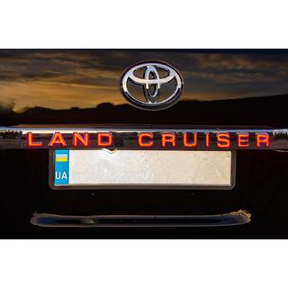 LED-strip boven kentekenplaat (2016+) Toyota Land Cruiser 200 2007–2021 foto 4