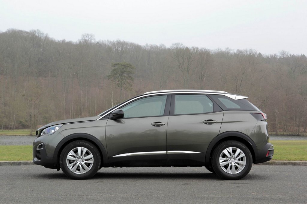 Compacte crossover Peugeot 3008 van de tweede generatie