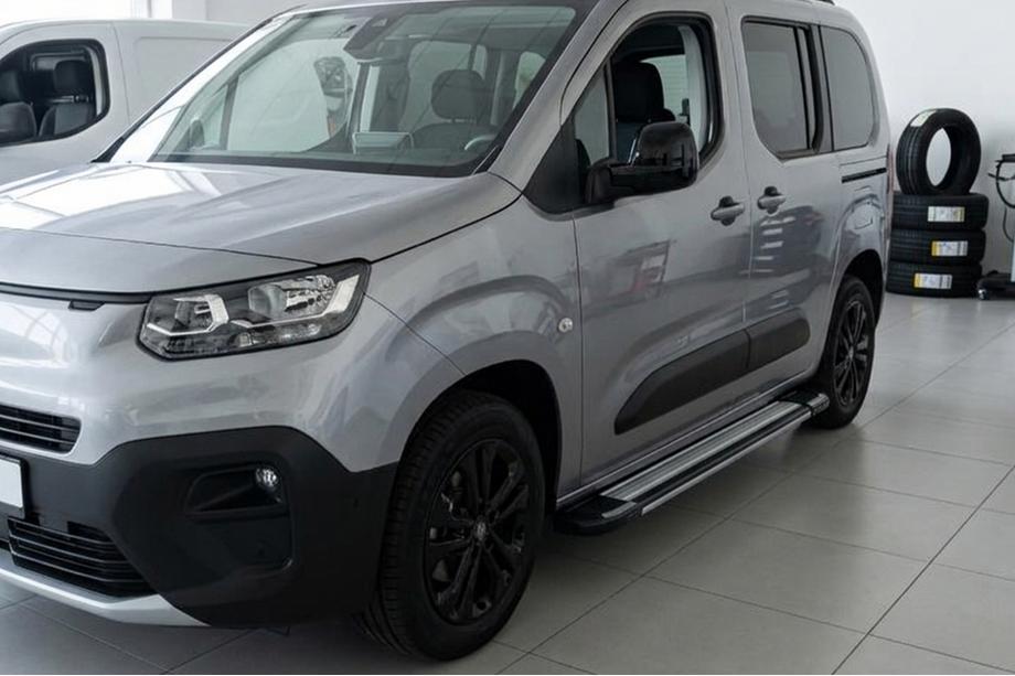 Opel Combo 2019– Rainbow side steps (2 stuks, aluminium) Image