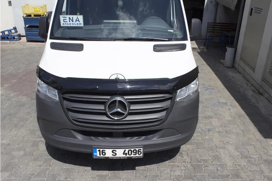 Mercedes Sprinter W907/W910 2018– Motorkapdeflector (EuroCap) Foto 13