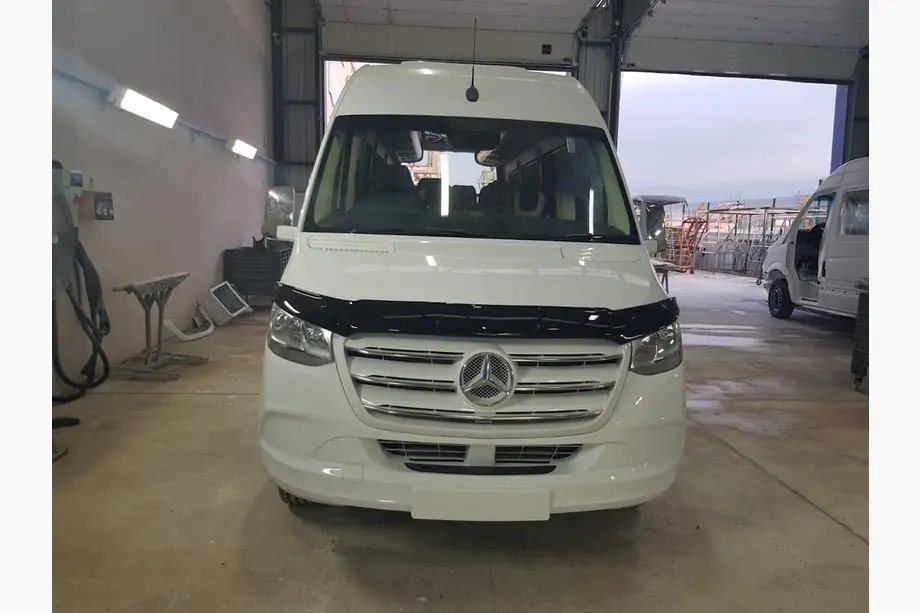 Mercedes Sprinter W907/W910 2018– Motorkapdeflector (EuroCap) Foto 6