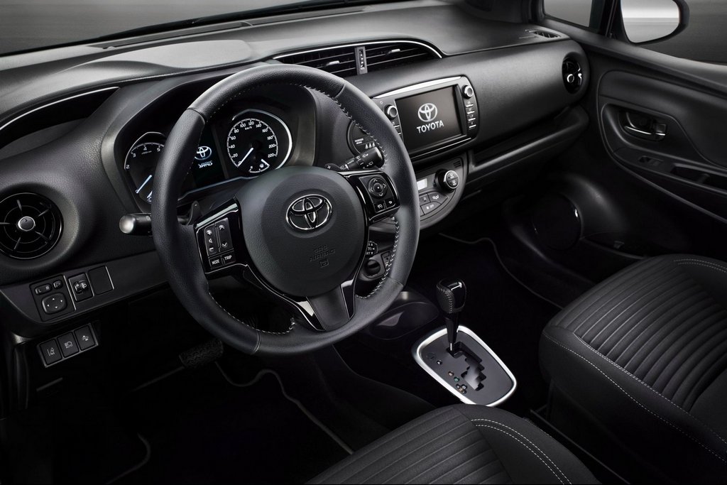 Review van de vernieuwde subcompacte hatchback Toyota Yaris