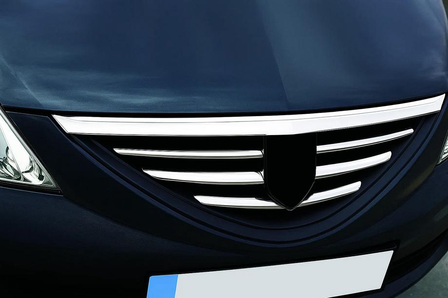Dacia Logan MCV 2004–2014 RVS sierlijsten voor de voorgrille 2004-2008 Carmos - Turks staal Image