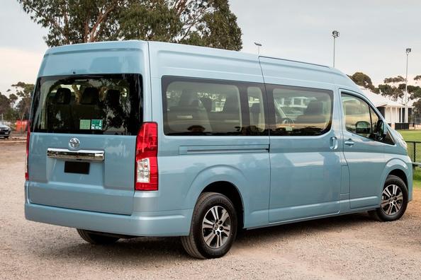 Review van de nieuwe generatie Toyota Hiace-minibus Foto 3