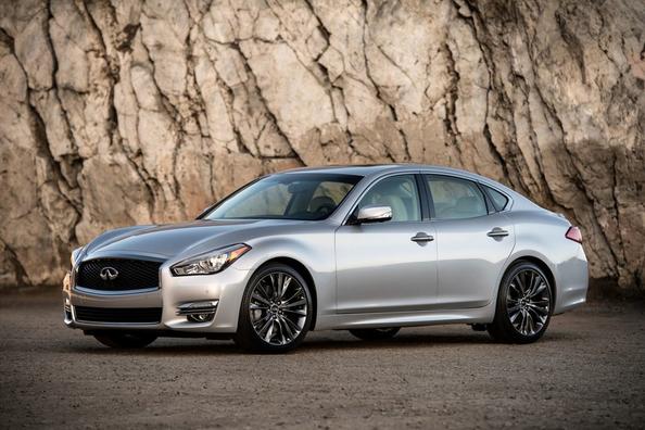 Test van de premium sedan Infiniti Q70
