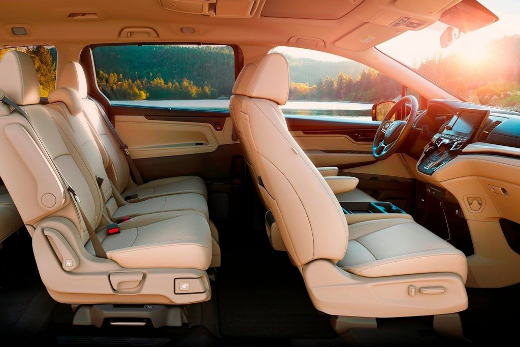 Review van de achtpersoons full-size minivan Honda Odyssey