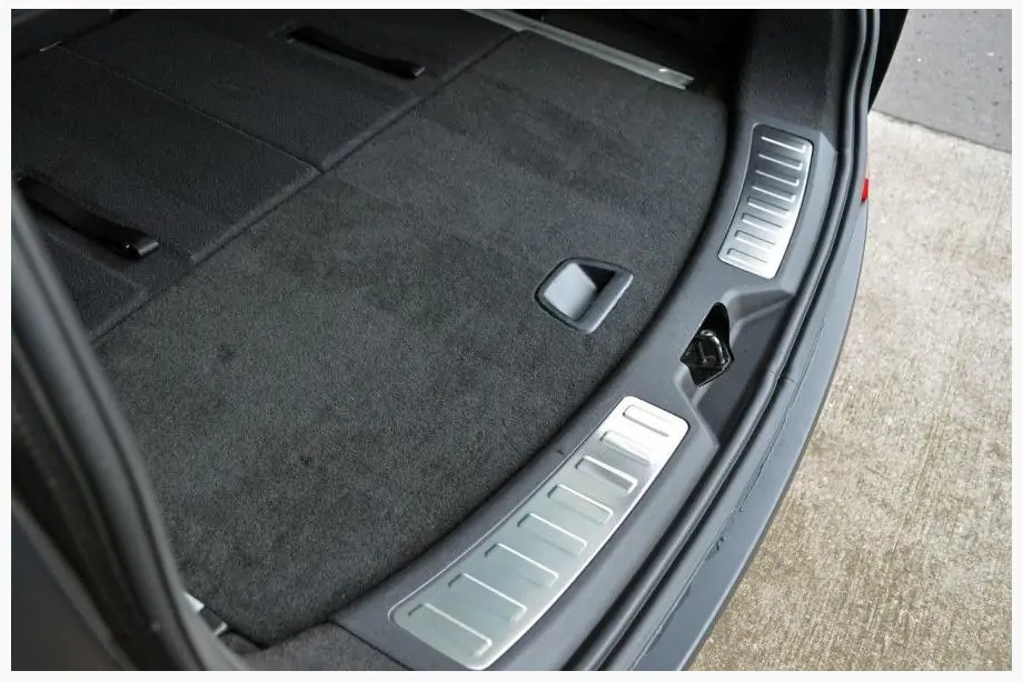 Land Rover Discovery Sport 2014– Achterdorpellijst (2 stuks, RVS) Foto 1