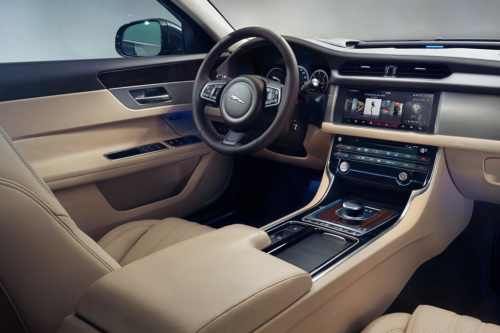 Review van de premium stationwagen Jaguar XF Sportbrake