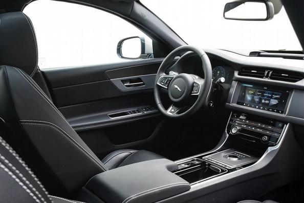 Review van de premium stationwagen Jaguar XF Sportbrake Foto 12
