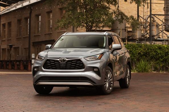 Nieuwe generatie van de Toyota Highlander-crossover