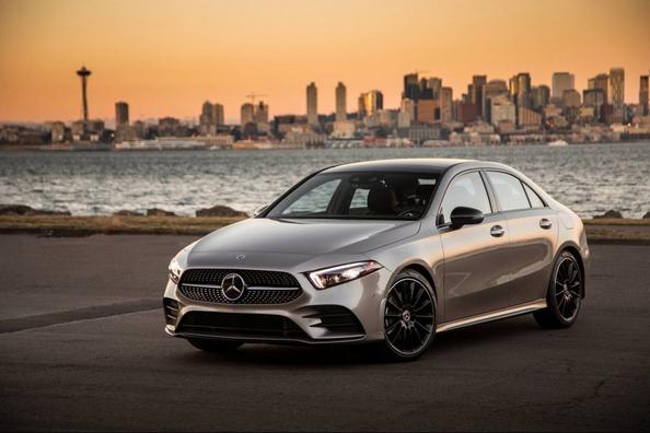 Review van de compacte Mercedes-Benz A-Class Sedan