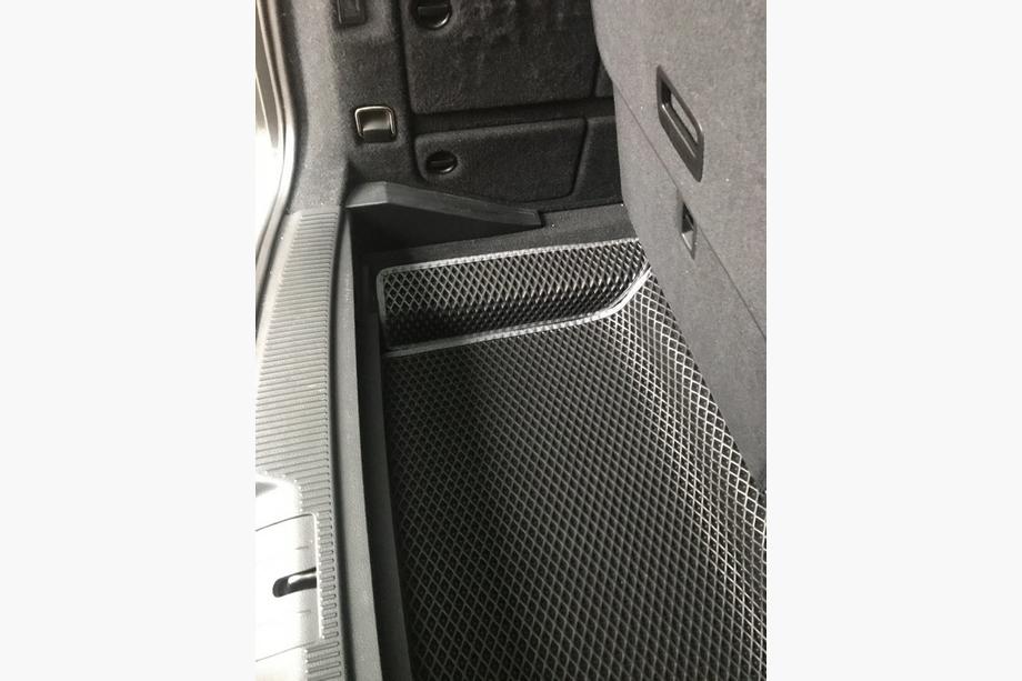 Volkswagen Sharan 2010–2023 Onderste kofferbakmat (EVA, zwart) Foto 3