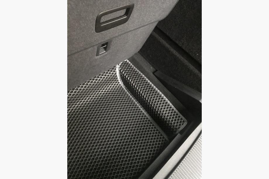 Volkswagen Sharan 2010–2023 Onderste kofferbakmat (EVA, zwart) Foto 2