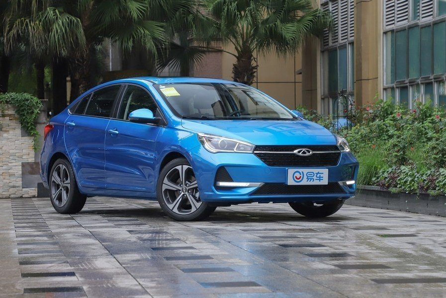 Review van de compacte sedan Chery Arrizo 5