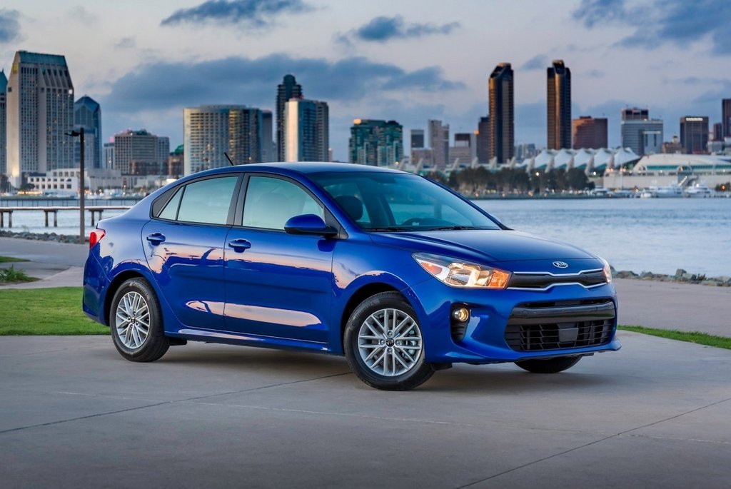 Vierde generatie van de compacte sedan KIA Rio