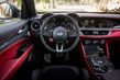 Eerste generatie van de compacte crossover Alfa Romeo Stelvio foto 13