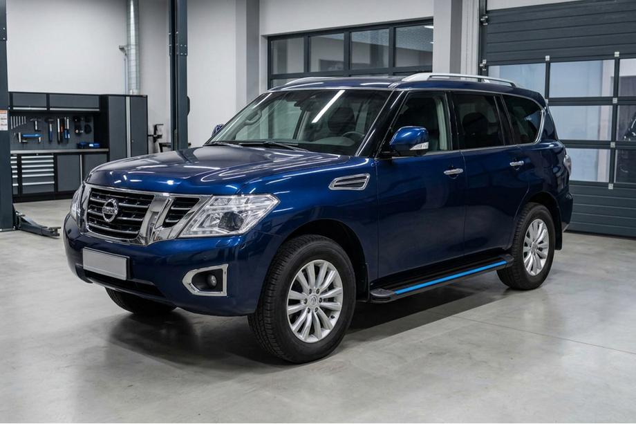 Nissan Patrol Y62 2010–2024 Maya Blue sidesteps (2 stuks, aluminium) Image