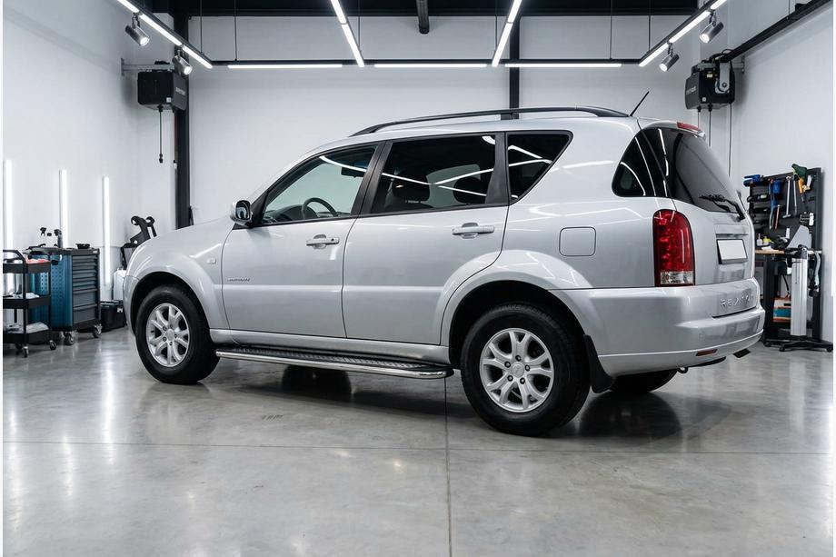 SsangYong Rexton I 2001–2017 Maydos V2 side steps (set 2 st., aluminium/RVS) Image