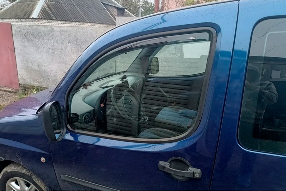 Fiat Doblo I 2005–2010 Insteek raamwindschermen (2 st., HIC) Image