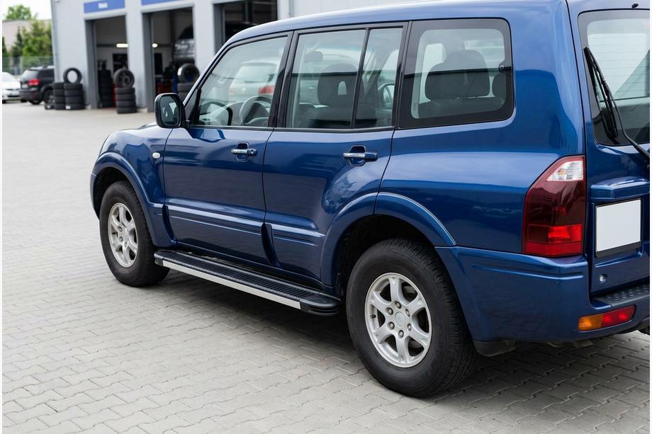 Mitsubishi Pajero Wagon III 1999–2006 Side steps Maya V1 (2 stuks, aluminium) Image