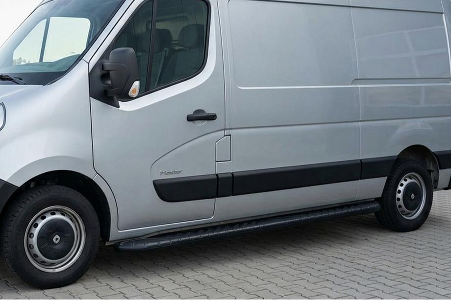 Nissan NV400 2010–2024 Bosphorus Black side steps (2 stuks, aluminium) Image