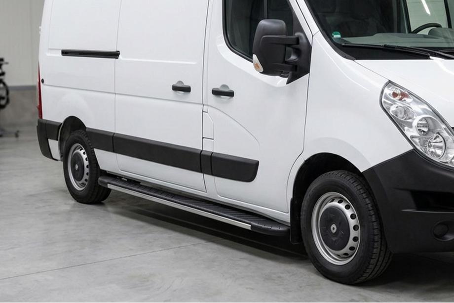 Nissan NV400 2010–2024 Bosphorus Grey zijsteps (set van 2, aluminium) Image